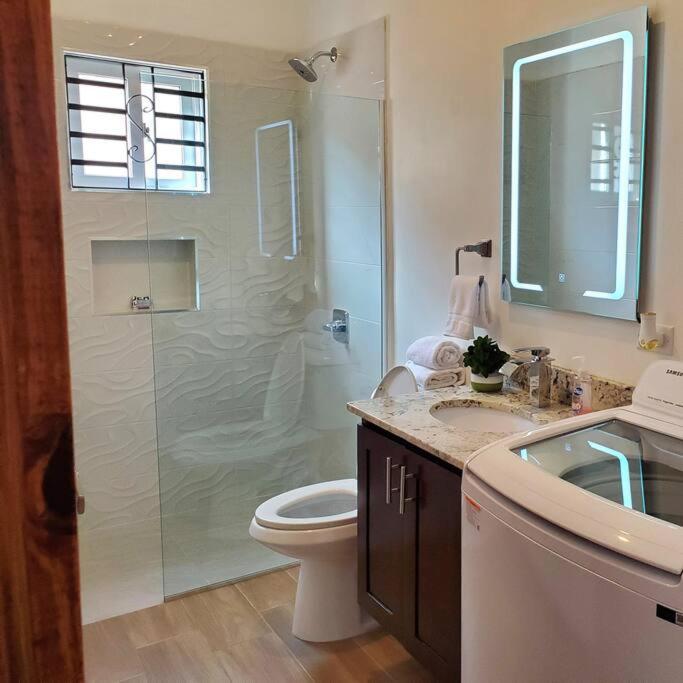 'The Solace' New Luxury Modern 1Bed 1Bath Apt. Portmore Exterior foto